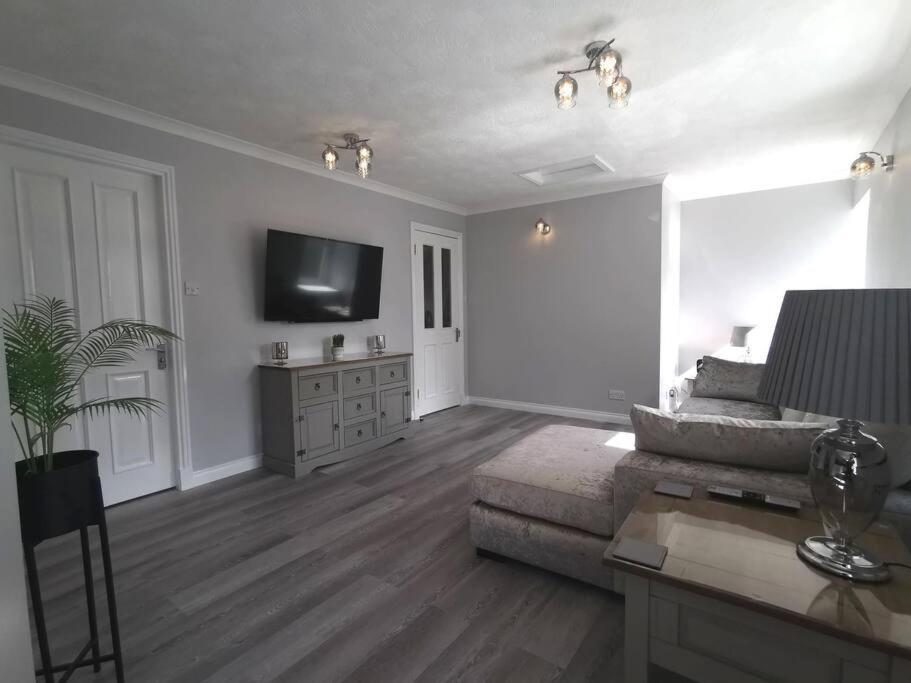B'Dazzled Flat, Castletown Apartment Thurso Bagian luar foto