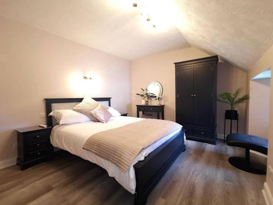 B'Dazzled Flat, Castletown Apartment Thurso Bagian luar foto